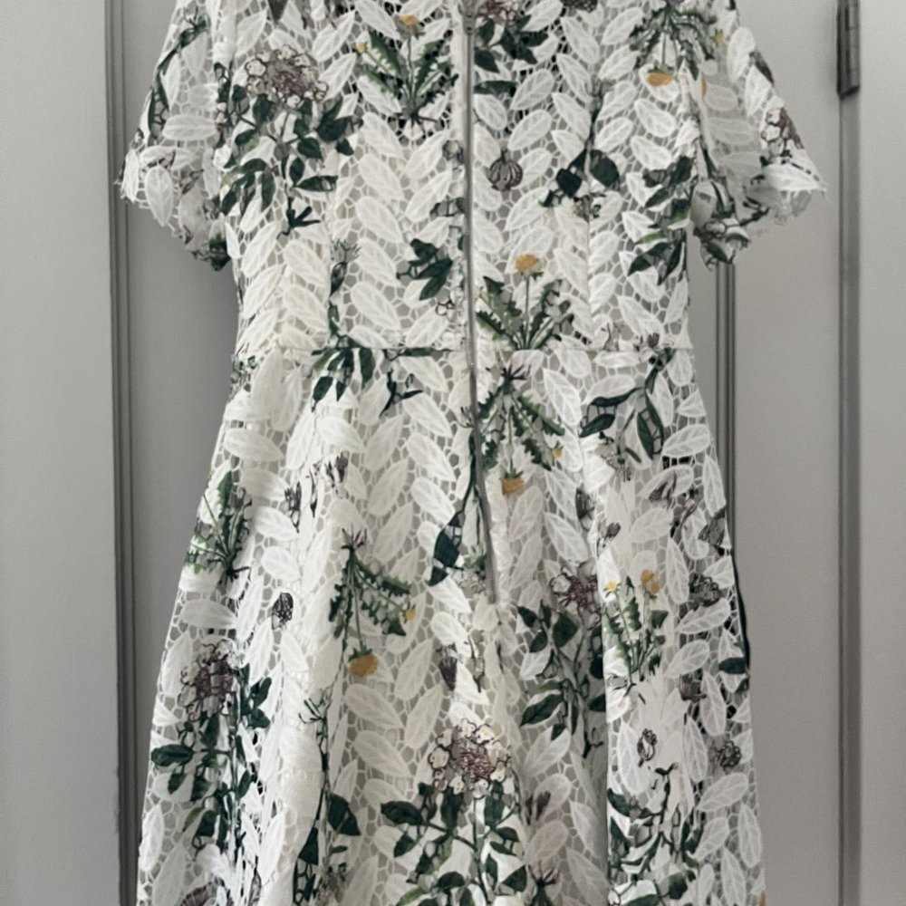 Liquorish Floral Lace Garden Print Dress - NWT US 8 - Picture 3 of 5